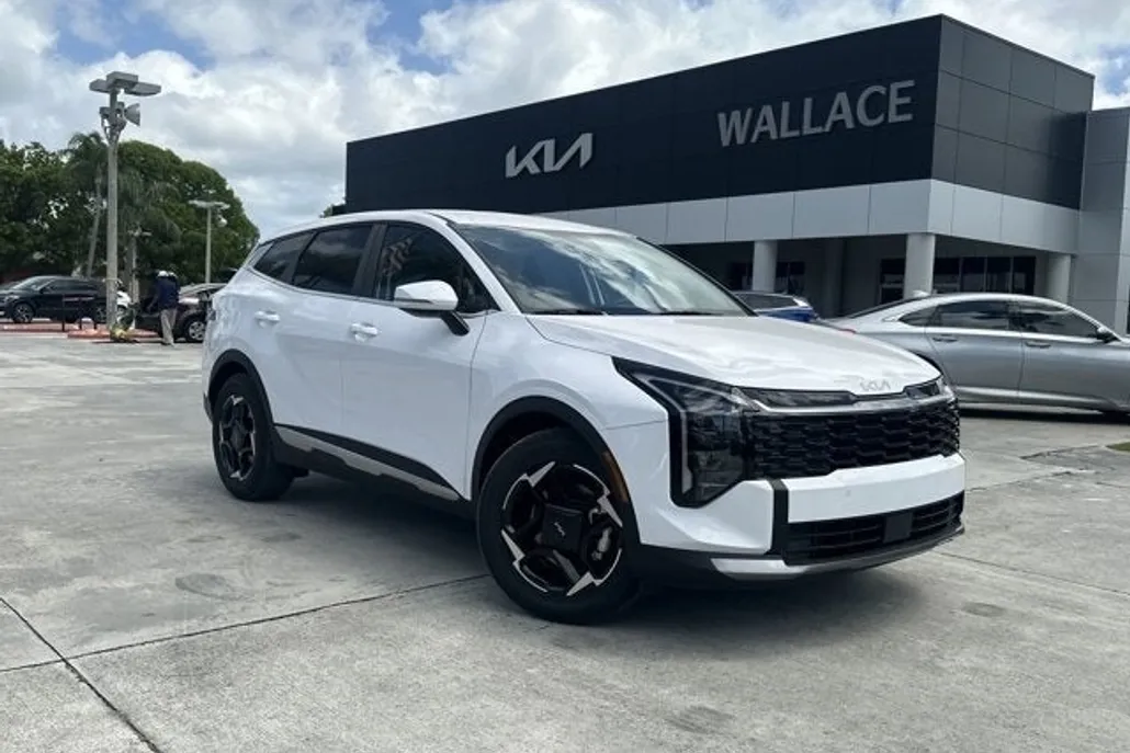2026 Kia Sportage EX photo 1