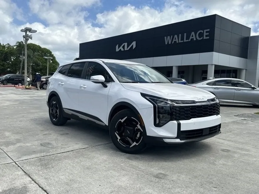 2026 Kia Sportage EX photo 1