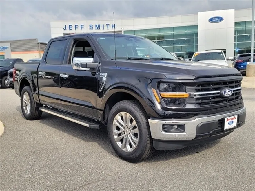 2025 Ford F-150 XLT photo 1