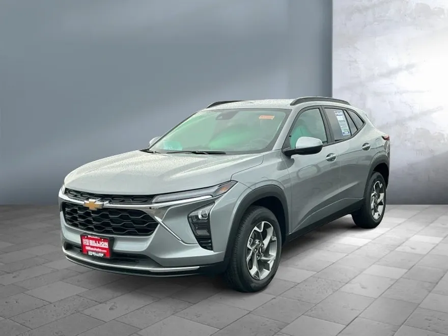 2025 Chevrolet Trax LT photo 1