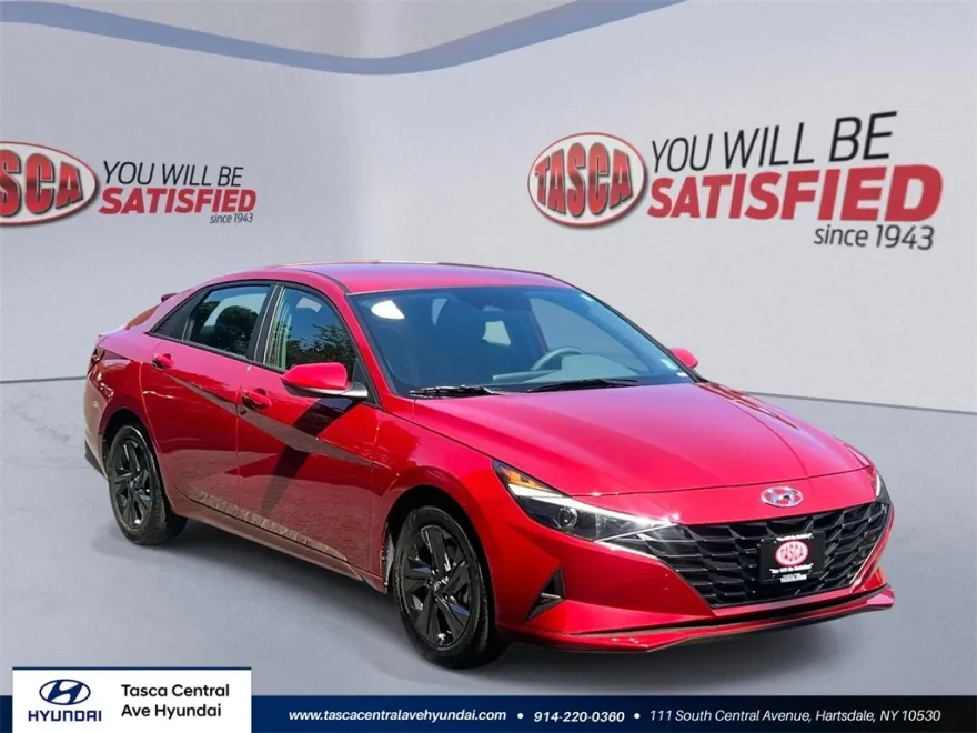 2023 Hyundai Elantra SEL photo 1