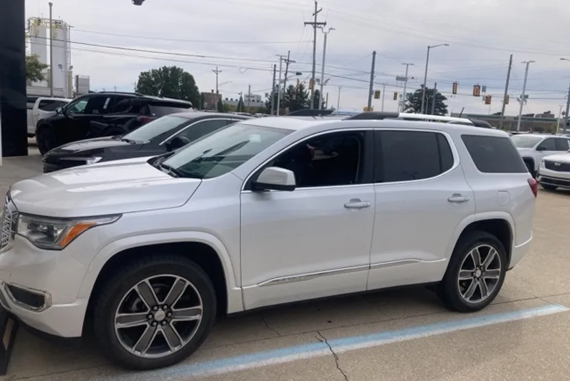 2018 Gmc Acadia Denali photo 1