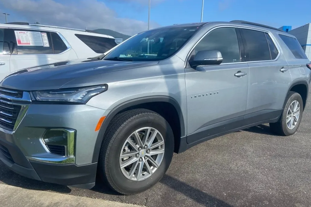 2023 Chevrolet Traverse Leather photo 1