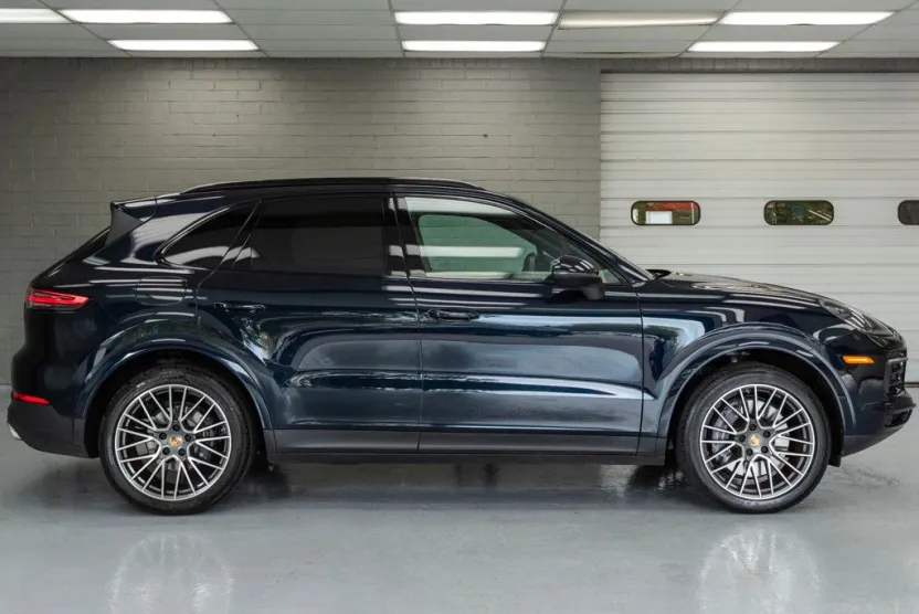 2021 Porsche Cayenne Base photo 1