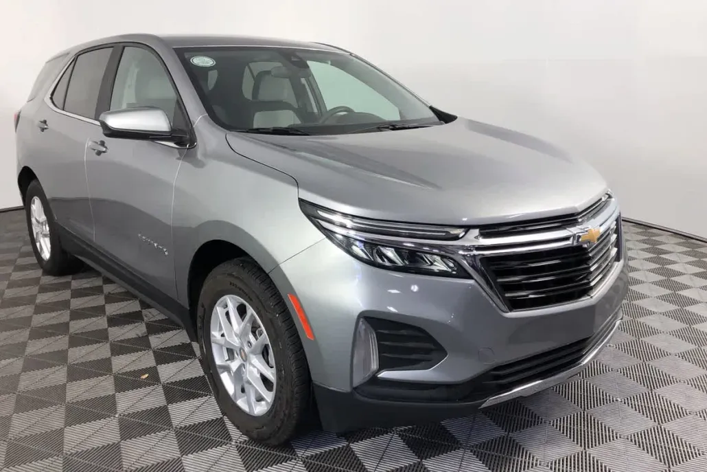 2023 Chevrolet Equinox LT photo 1
