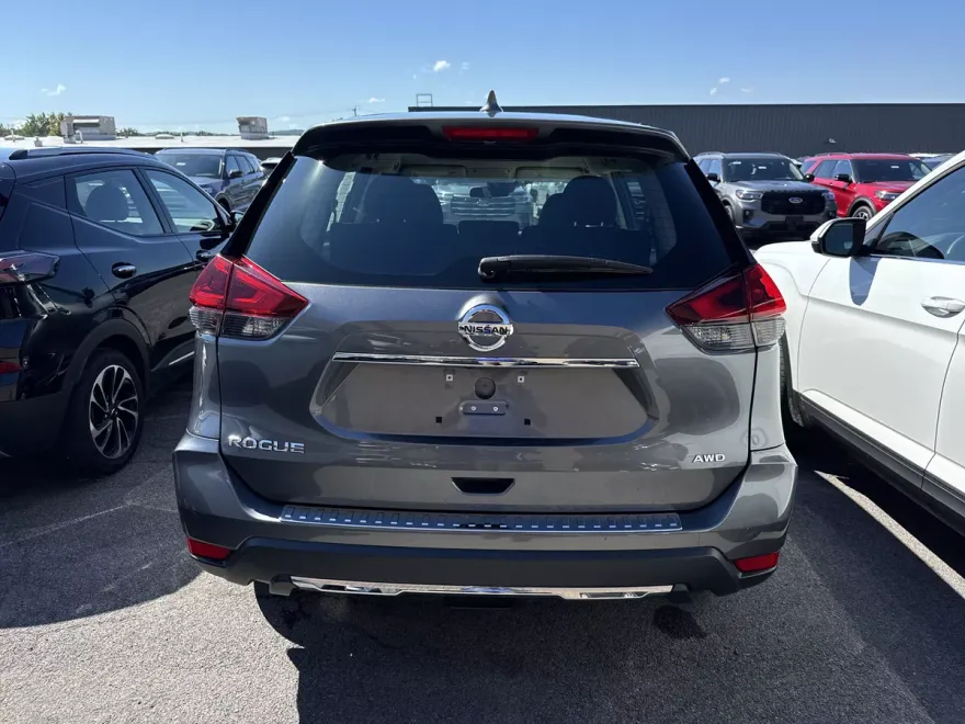 2020 Nissan Rogue S photo 1