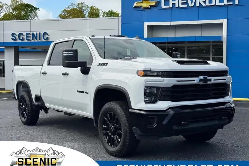 2024 Chevrolet Silverado 2500HD Custom photo 1