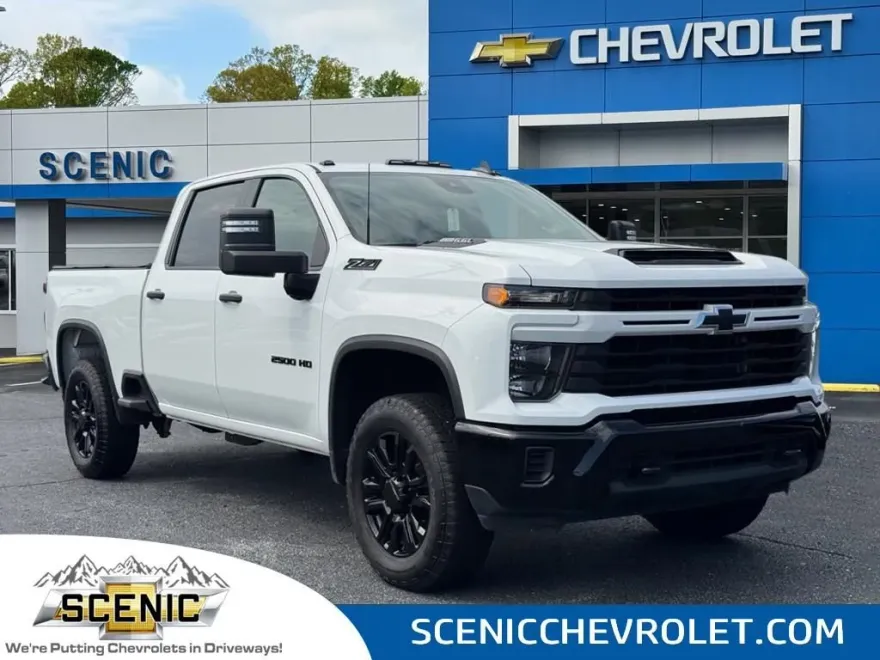 2024 Chevrolet Silverado 2500HD Custom photo 1