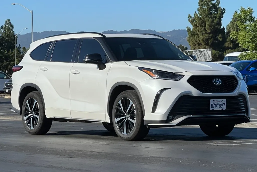 2022 Toyota Highlander XSE photo 1