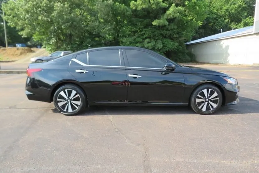 2019 Nissan Altima 2.5 SV photo 1