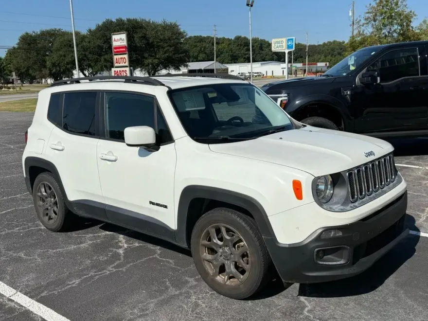2015 Jeep Renegade Latitude photo 1