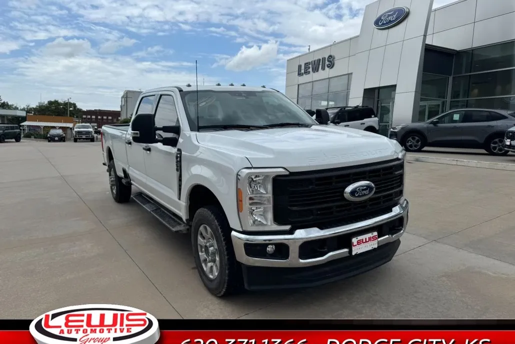 2023 Ford F-250 XLT photo 1