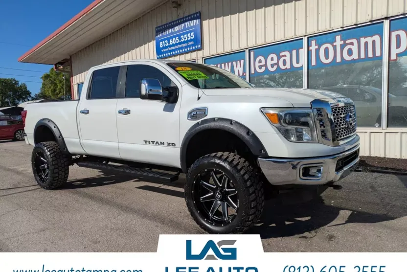 2018 Nissan Titan SL photo 1
