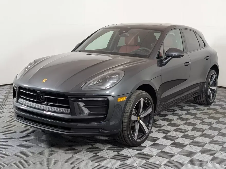 2025 Porsche Macan T photo 1