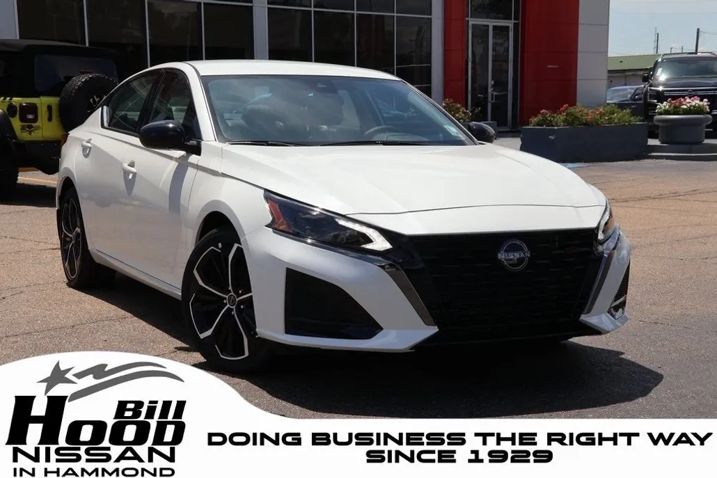 2025 Nissan Altima 2.5 SR photo 1