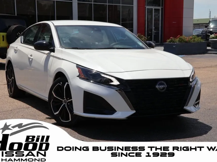2025 Nissan Altima 2.5 SR photo 1