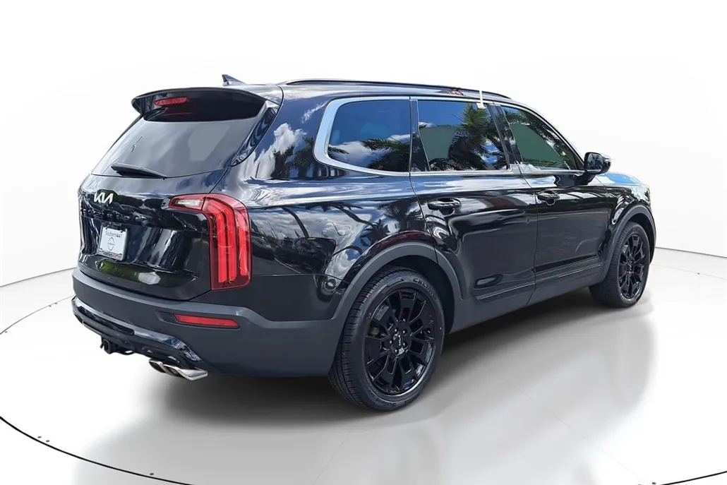 2022 Kia Telluride SX photo 1