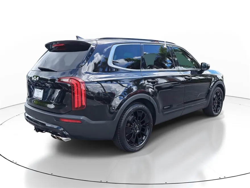 2022 Kia Telluride SX photo 1