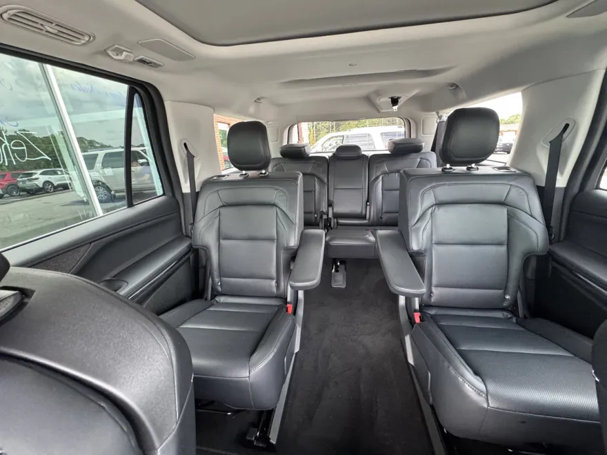 2025 Lincoln Navigator L Reserve photo 1