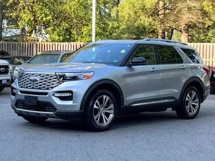 2020 Ford Explorer Platinum photo 1