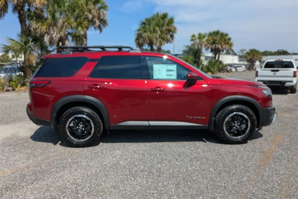 2025 Nissan Pathfinder Rock Creek photo 1