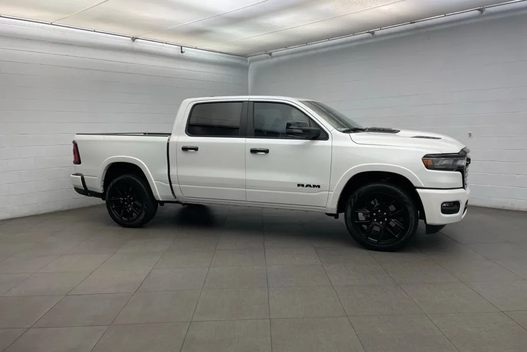 2025 Ram 1500 Laramie photo 1