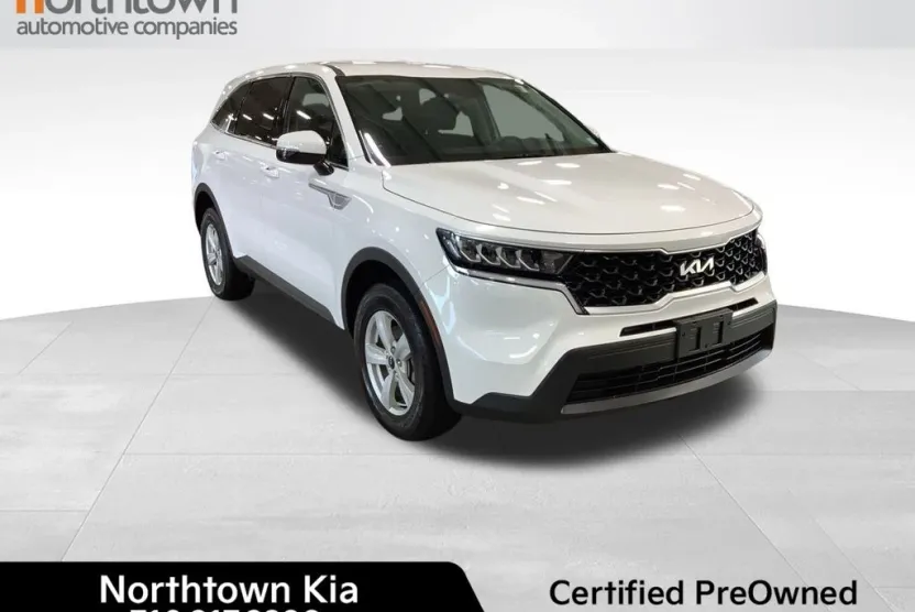2023 Kia Sorento LX photo 1