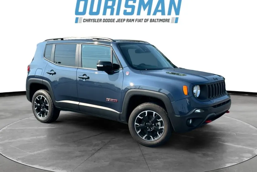 2023 Jeep Renegade Trailhawk photo 1