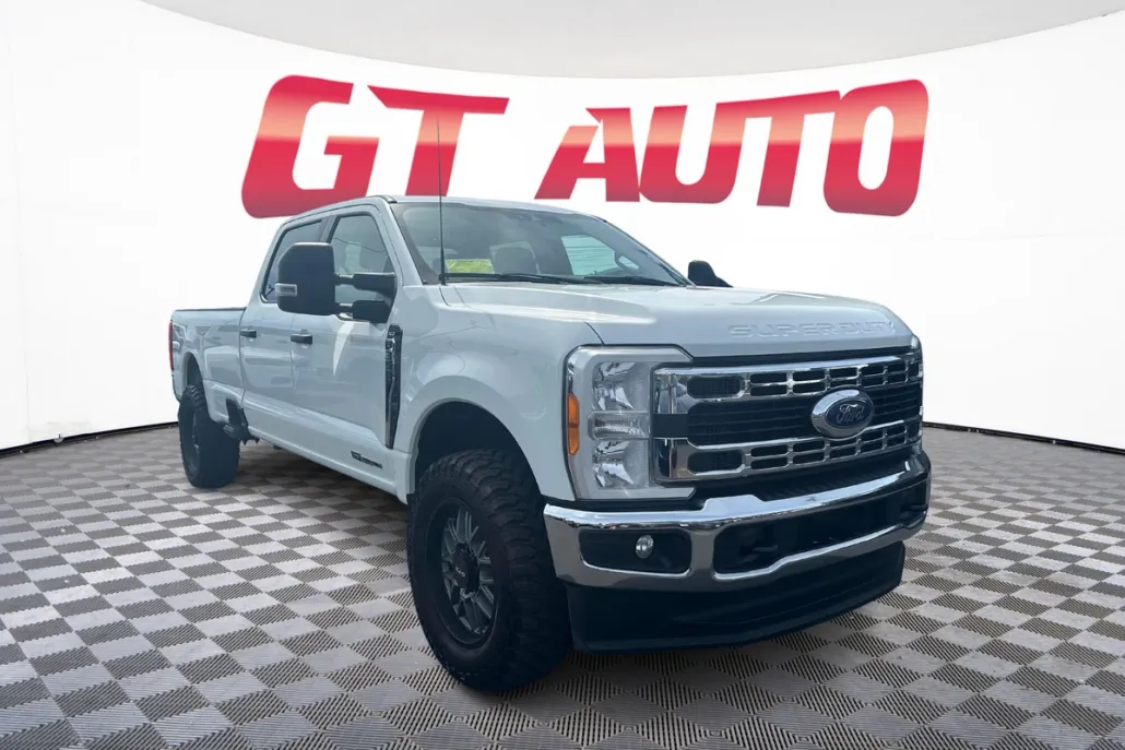 2023 Ford F-350 XLT photo 1