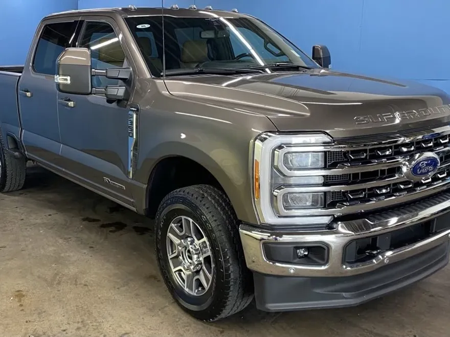 2023 Ford F-350 Lariat photo 1