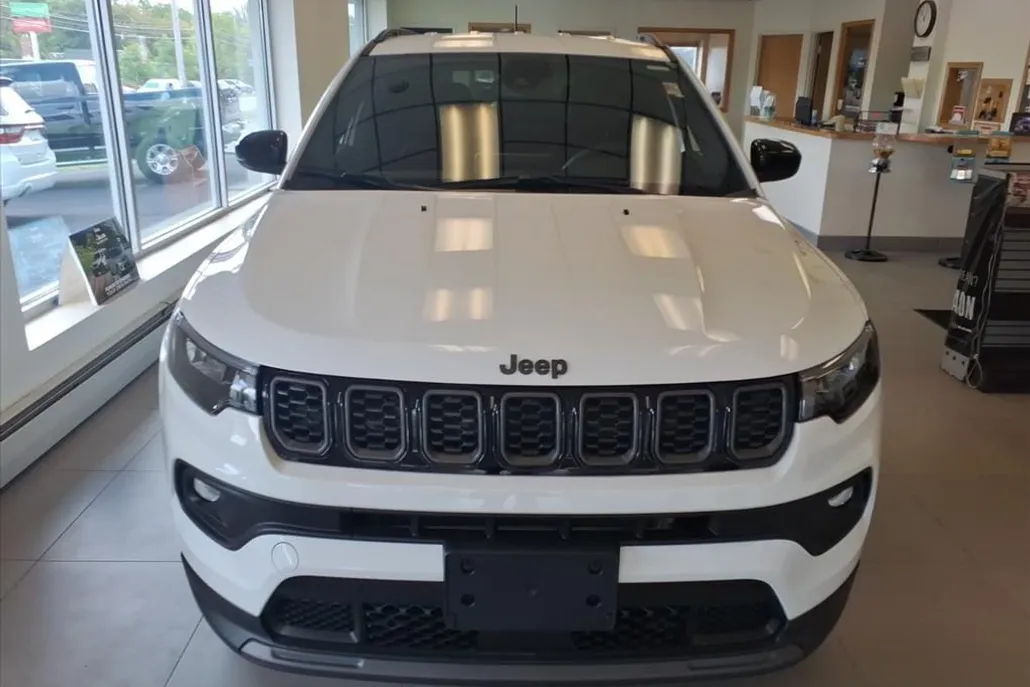 2025 Jeep Compass Latitude Altitude Special Edition photo 1