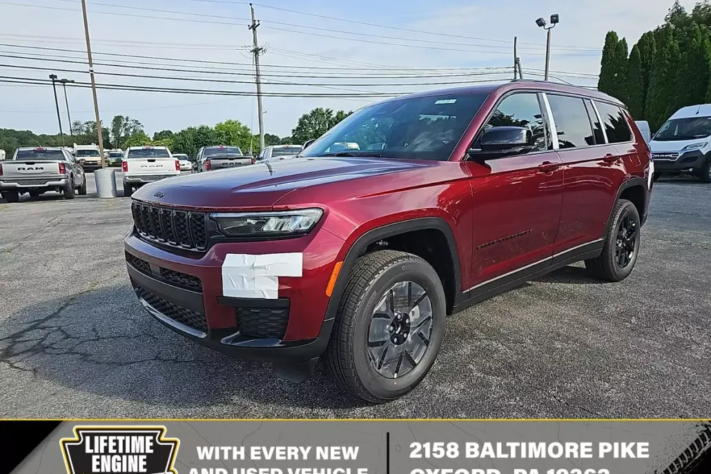 2025 Jeep Grand Cherokee Altitude photo 1