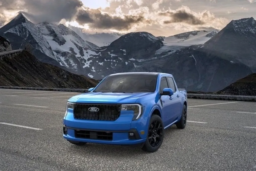 2025 Ford Maverick photo 1