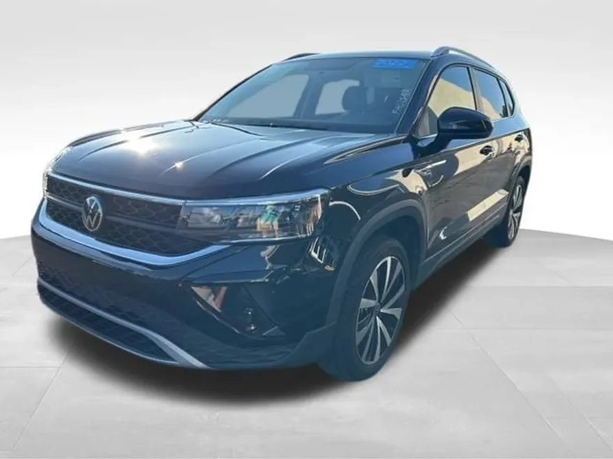 2022 Volkswagen Taos SE photo 1