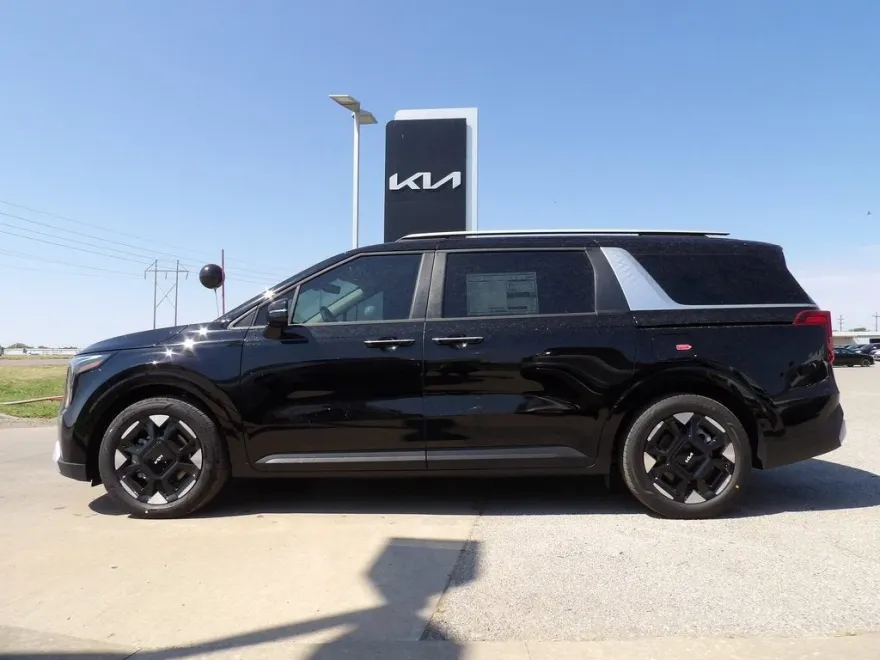 2026 Kia Carnival EX photo 1