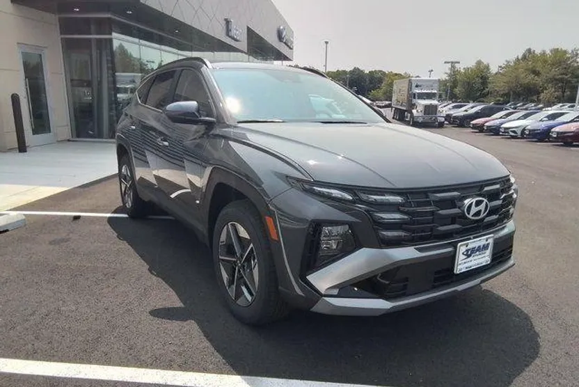 2025 Hyundai Tucson SEL photo 1