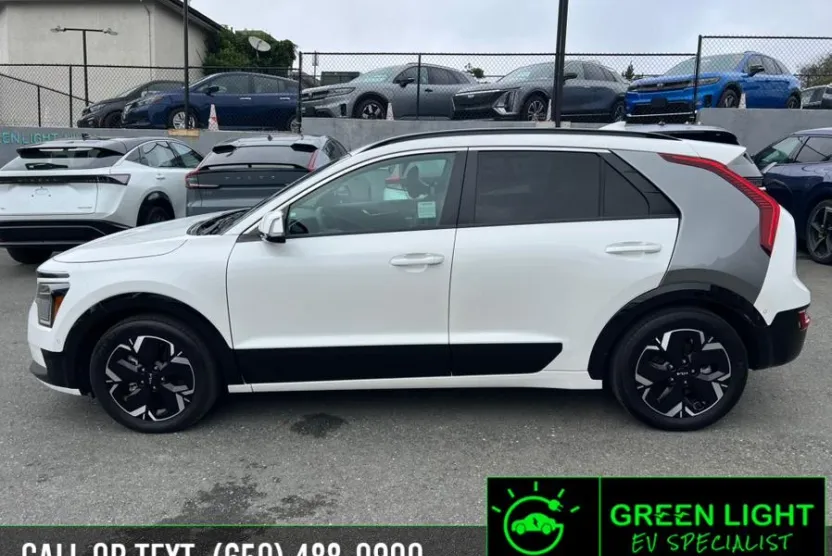 2023 Kia Niro EV Wave photo 1