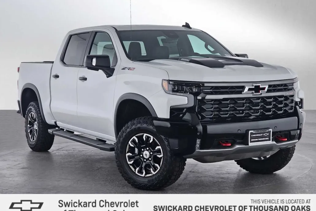 2025 Chevrolet Silverado 1500 ZR2 photo 1