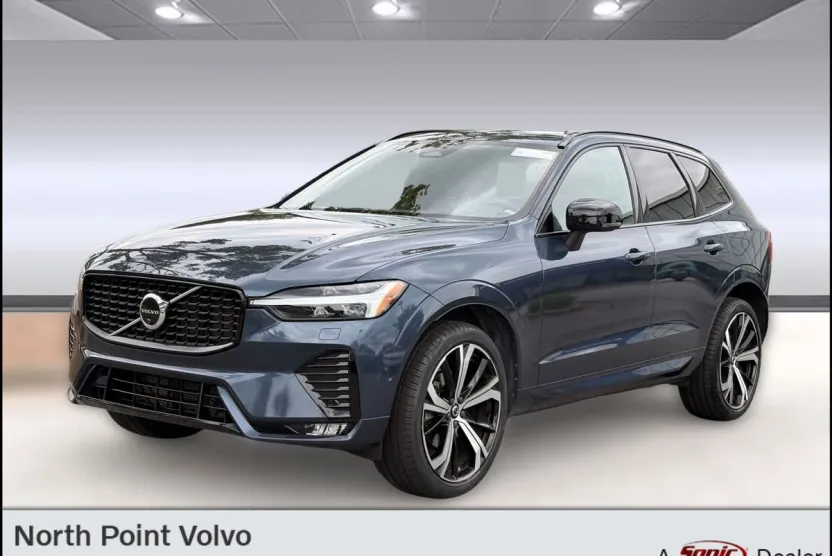 2022 Volvo XC60 B5 R-Design photo 1