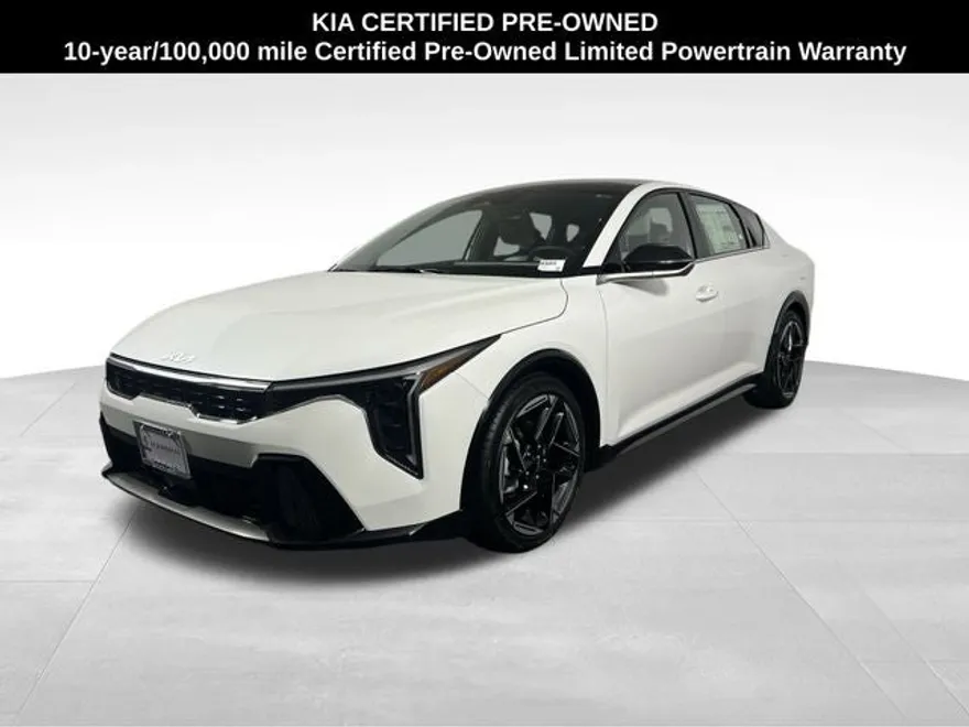 2025 Kia K4 GT-Line photo 1