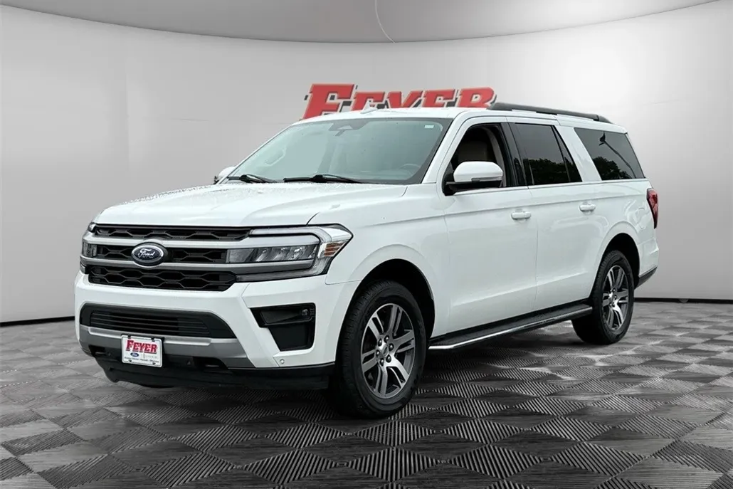 2023 Ford Expedition MAX XLT photo 1