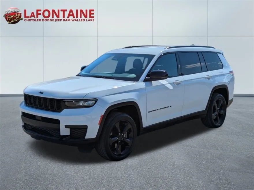 2023 Jeep Grand Cherokee Altitude photo 1