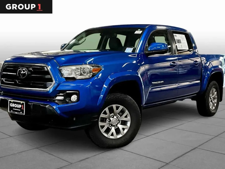 2018 Toyota Tacoma SR5 Double Cab V6 4x4 photo 1
