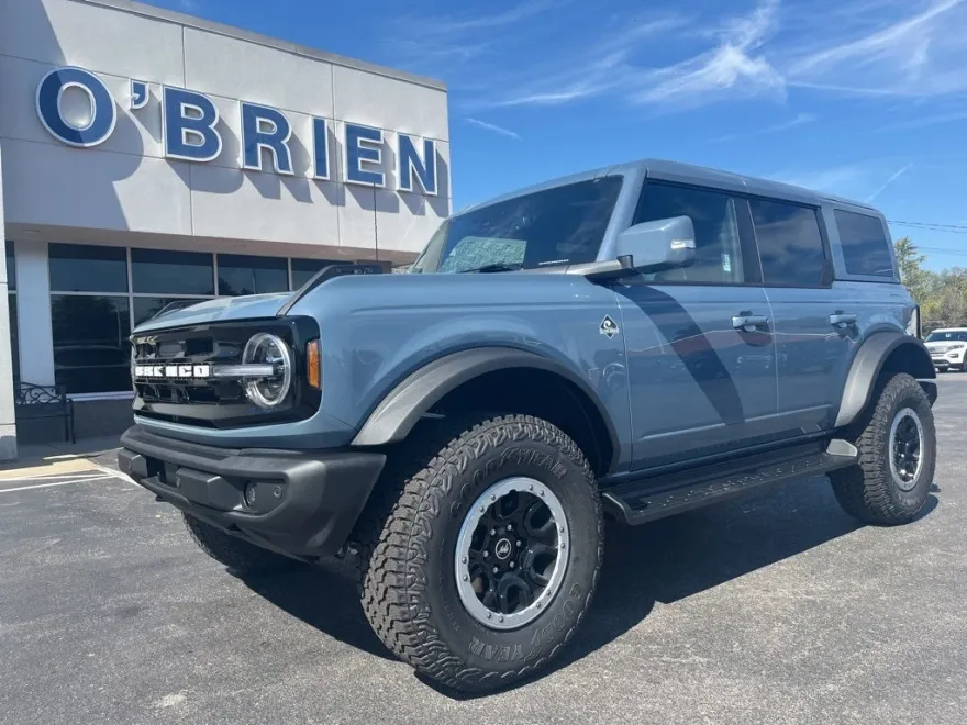 2025 Ford Bronco Outer Banks photo 1