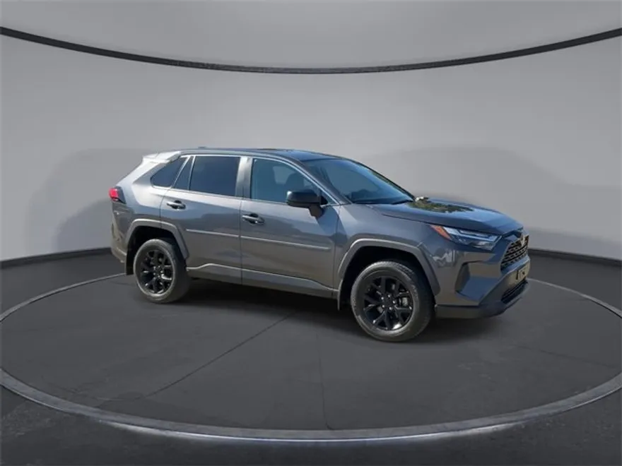 2023 Toyota RAV4 LE photo 1