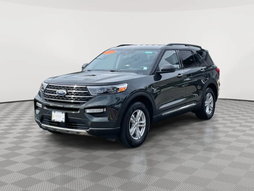 2022 Ford Explorer XLT photo 1