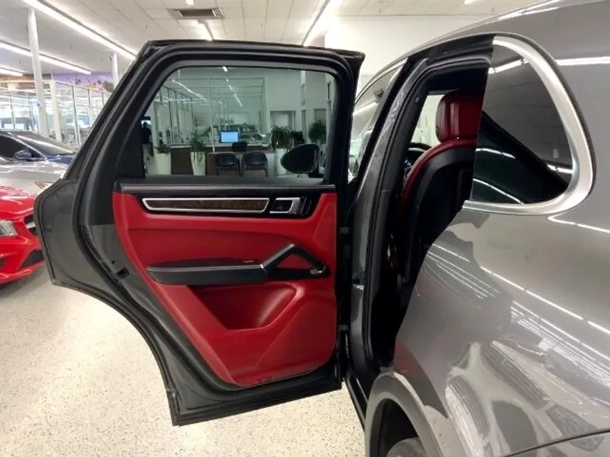 2019 Porsche Cayenne photo 29