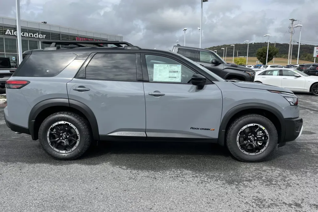 2025 Nissan Pathfinder Rock Creek photo 1