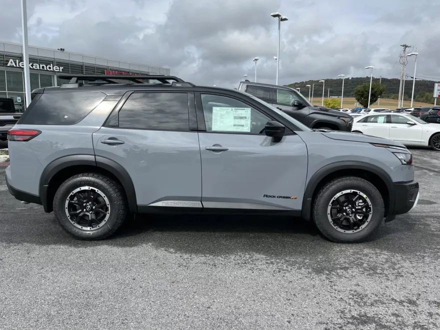 2025 Nissan Pathfinder Rock Creek photo 1