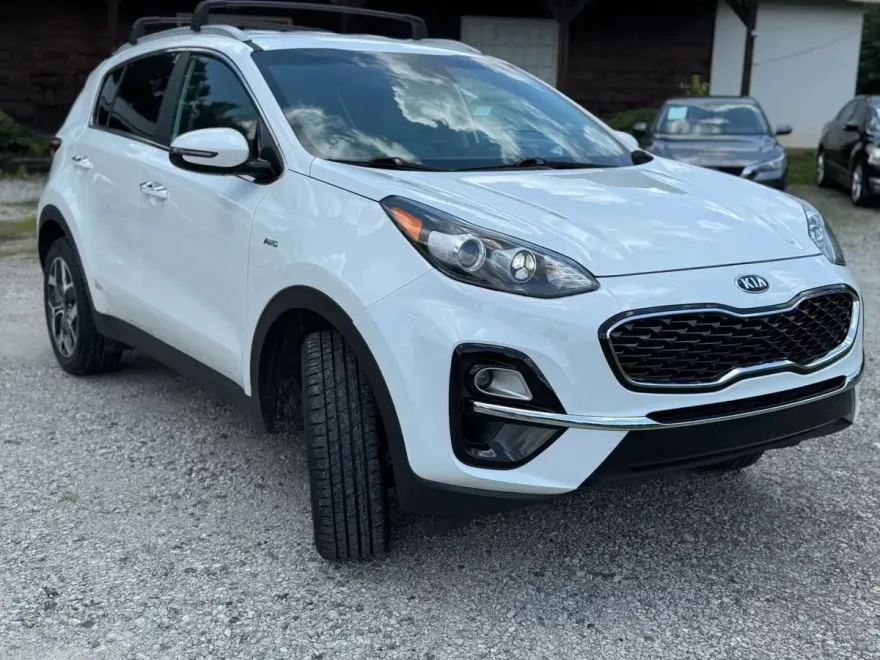 2021 Kia Sportage EX photo 1